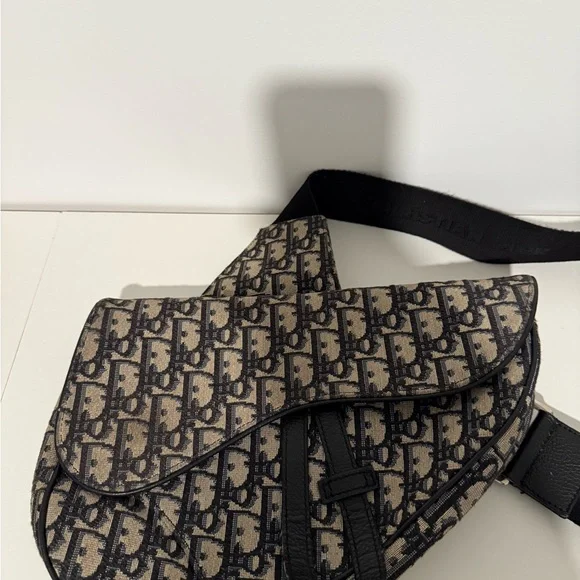 Dior Messenger Bag - Picture 5 of 8